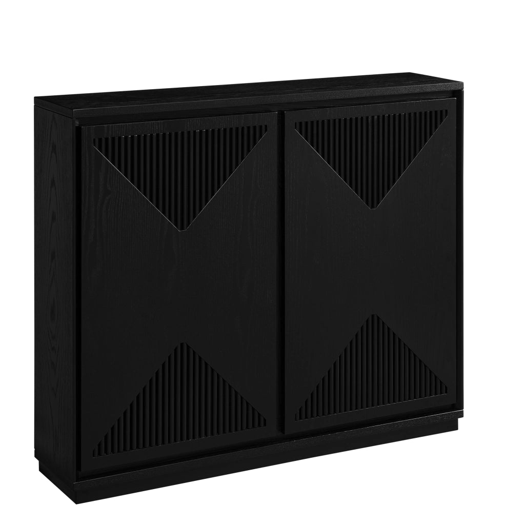 Credenza con ante scanalate a V e fori per prese in legno e MDF nero