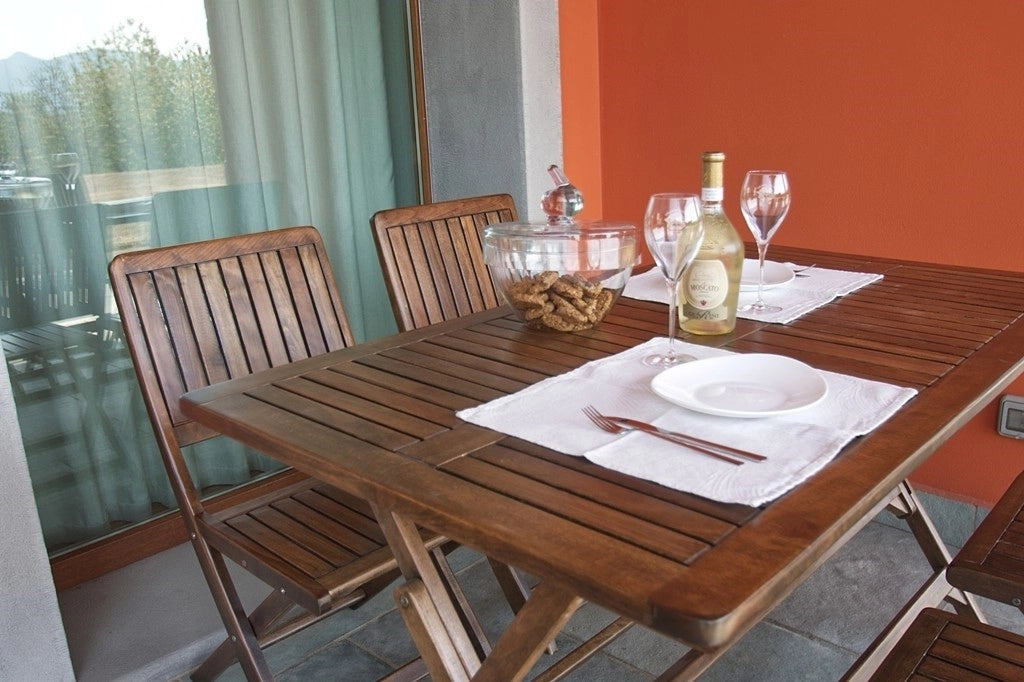 Set Arredo Rodi Tavolo + 4 Sedie pieghevoli verniciato ad acqua