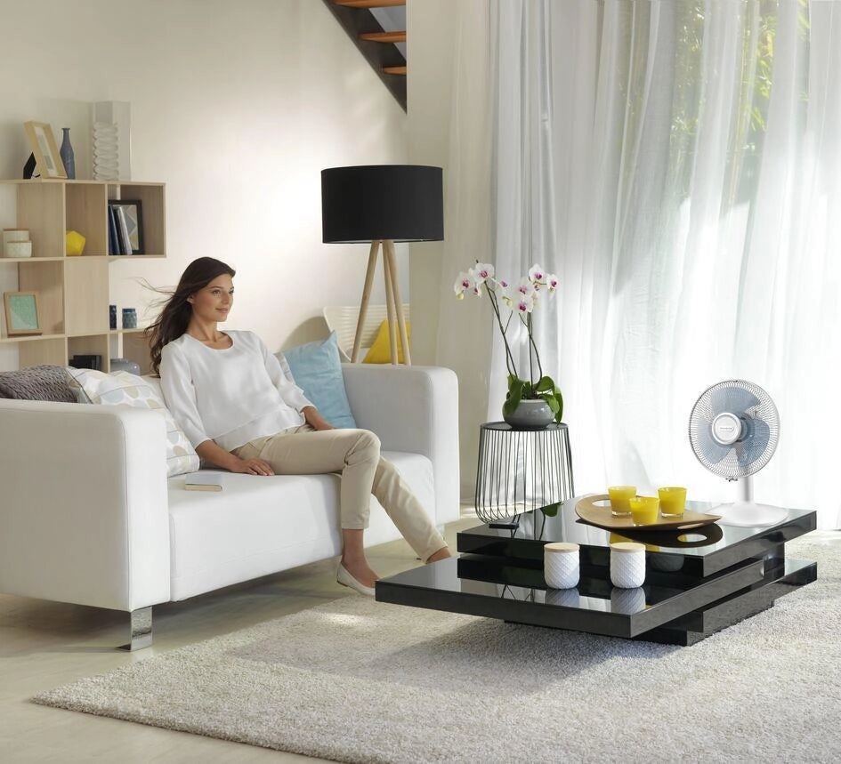 Rowenta VU2330F0 Essential Ventilatore da Tavolo 3 Velocita' 34 m³-min 46 dB Oscillazione 120° colore Bianco