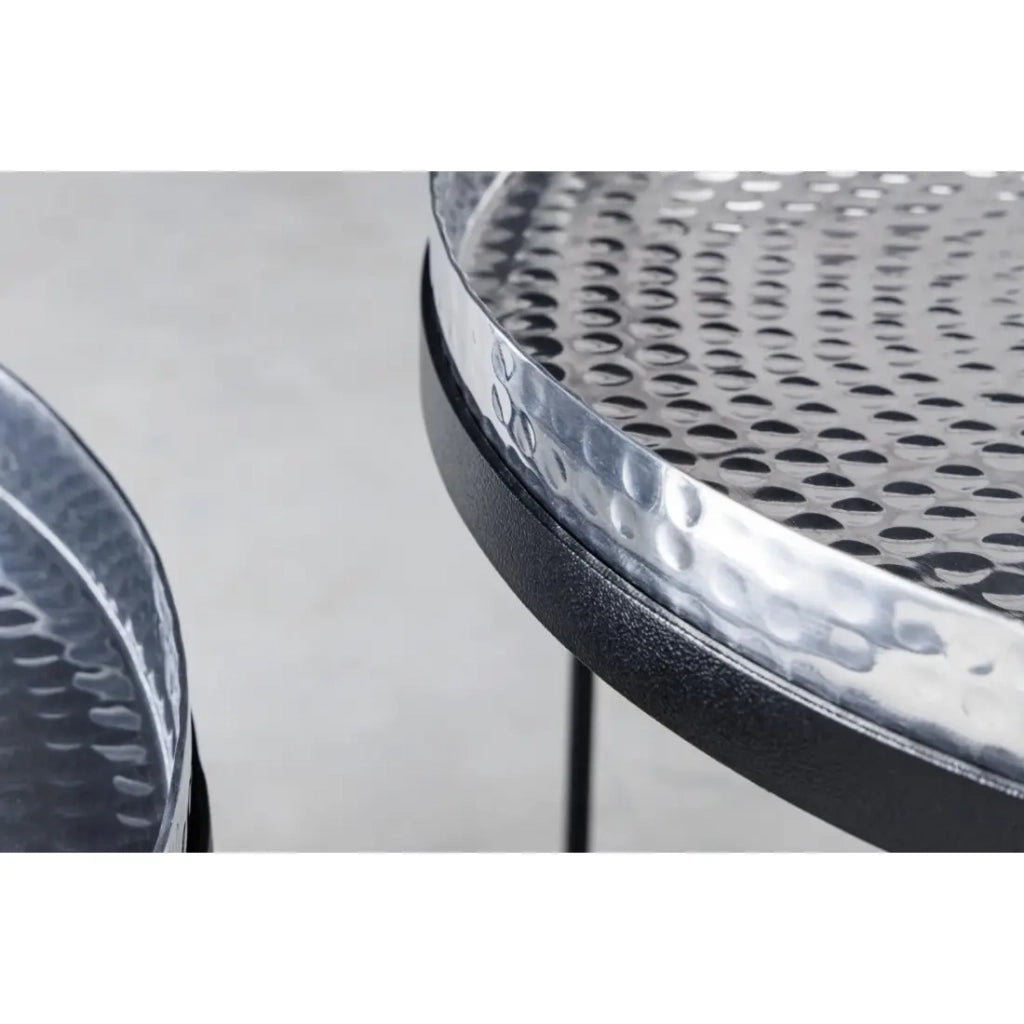 Tavolini bassi nidificati VORTEX in alluminio argentato - set di 2 tavoli rotondi design effetto martellato