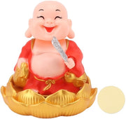 Decorazione Feng Shui per Auto con Energia Solare - Figura di Buddha con Capo Chinato - Decorazione per Dashboard - Rosso - Ornamento Zen per Auto