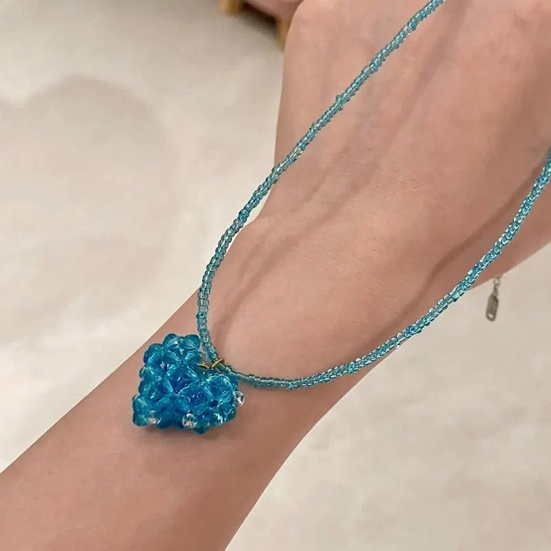 Collana con perline di cristallo blu: regalo da donna fatto a mano