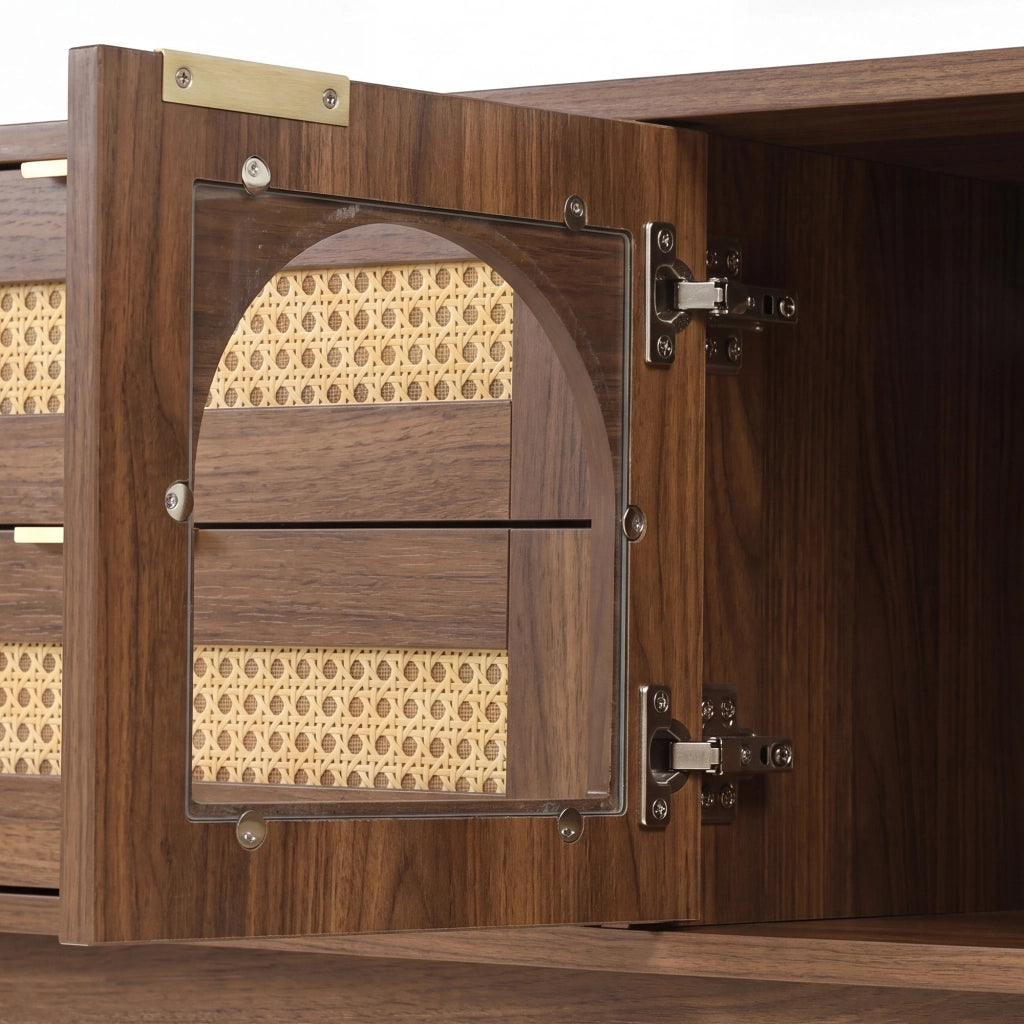 Mobile porta televisore color noce con vetro curvo, illuminazione integrata e quattro cassetti