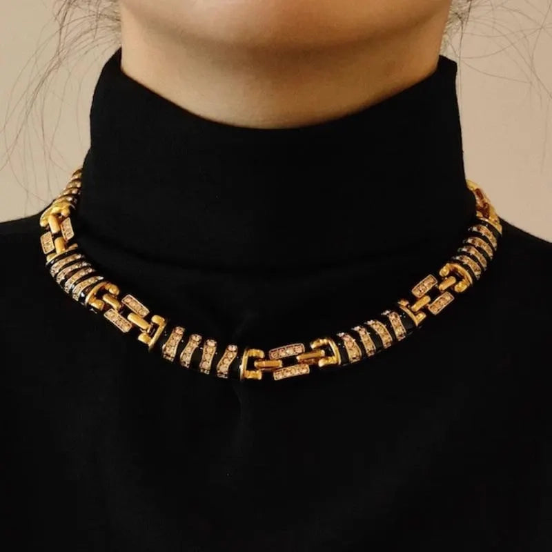 Set di gioielli con perline di semi di zebra nera: collana, orecchini e bracciale fatti a mano.