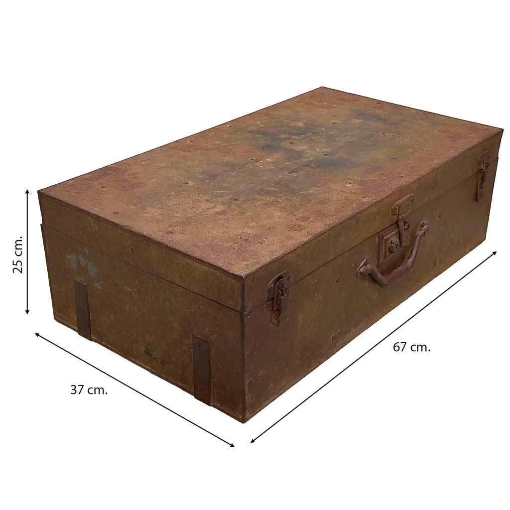 Valigia artigianale in metallo, 67x37x25h cm