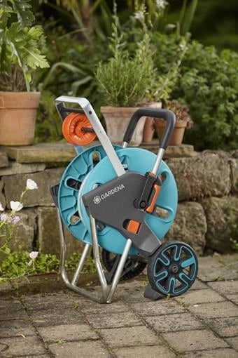 Gardena 18515-20 AquaRoll M Easy Carrello Avvolgitubo Manuale Capacita' 60 m Diametro Tubo 13 15 19 mm con Stop Goccia e Resistenza al Gelo colore Nero Blu Arancione