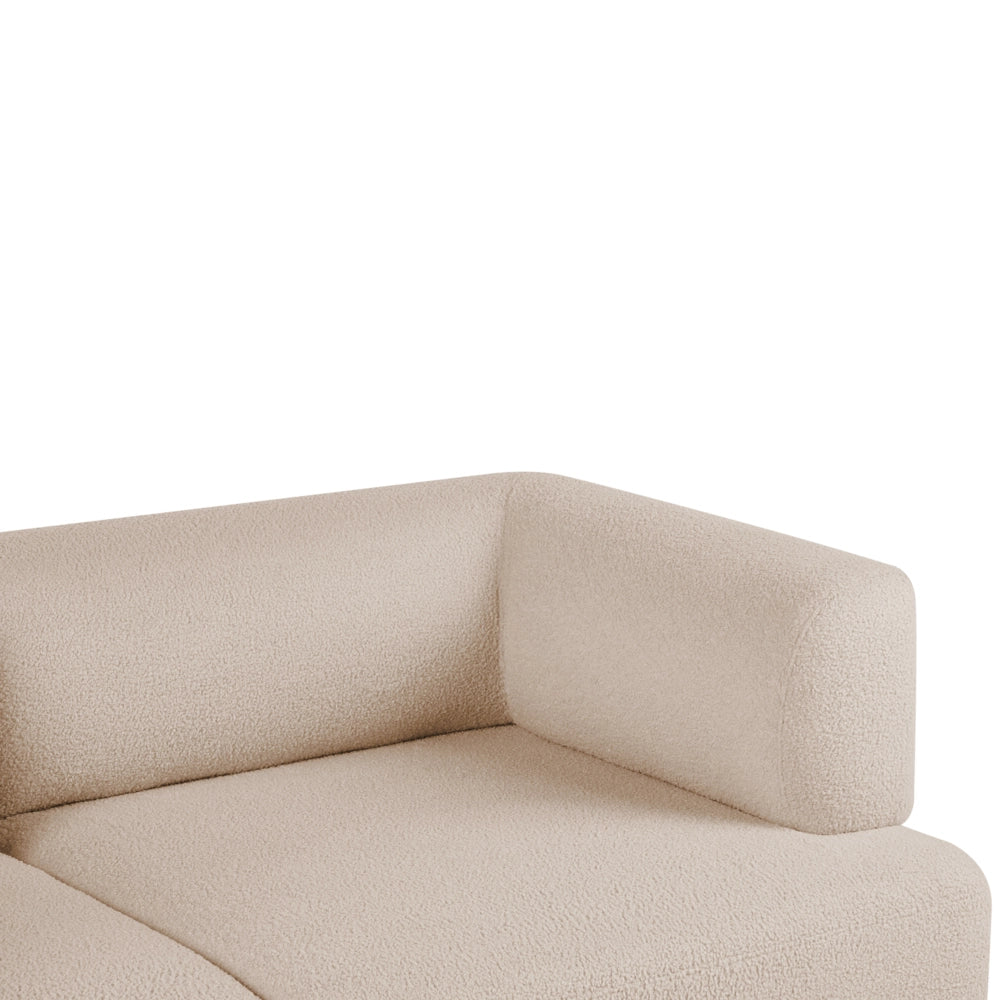 Divano a 2 posti Rivestimento in tessuto beige con gambe in legno e braccioli lineari Materiale idrorepellente Stile moderno Soggiorno