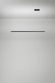 Lampada a Sospensione LED 45W Serie 8460 in Metallo Nero Opaco, Dimmerabile CCT 2700K-3000K-4000K, Altezza Regolabile con Rosone Decentrato - Perenz