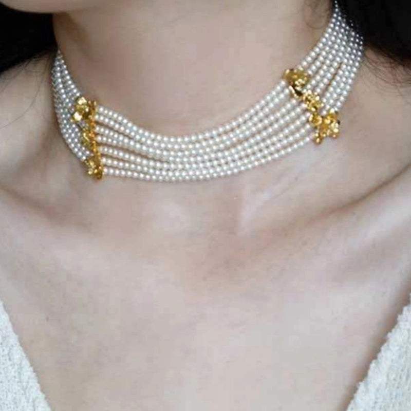 Collana a strati con petali di perline in metallo in stile vintage, dal sapore retr¨°, e collana di perle a pi¨´ strati.