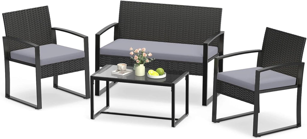 Set Salotto da Giardino a 4 Pezzi, Divanetto in Rattan con 2 Poltrone Ergonomiche e Tavolino con Piano in Vetro Temperato, Set Mobili da Esterno con Cuscini per Balcone e Patio (Grigio)