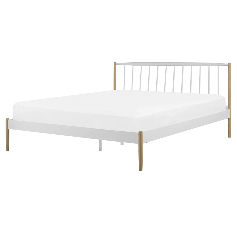 Letto 160 x 200 cm bianco con gambe in legno chiaro base a doghe in metallo bianco retrò scandinavo