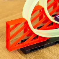 Pista per Macchinine con Effetti Luminosi e Automobilina, per Bambini da 3-6 Anni, 86x67x21cm