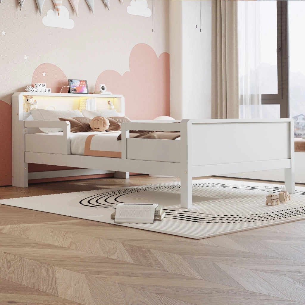 Letto per bambini 90 x 200 cm, con presa di ricarica, luci a LED, sponde di sicurezza in pino, bianco