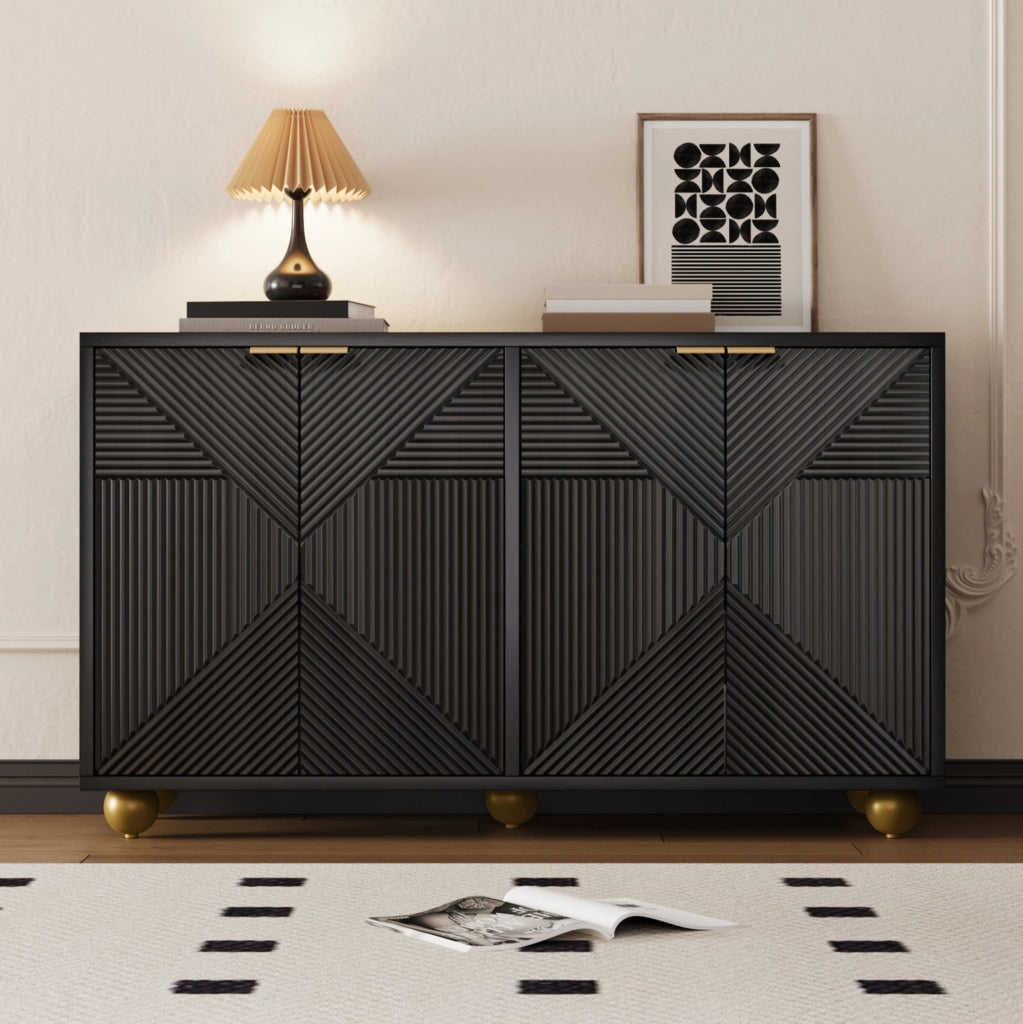 Credenza nera in MDF con 4 ante incise; ripiani interni regolabili e gambe regolabili