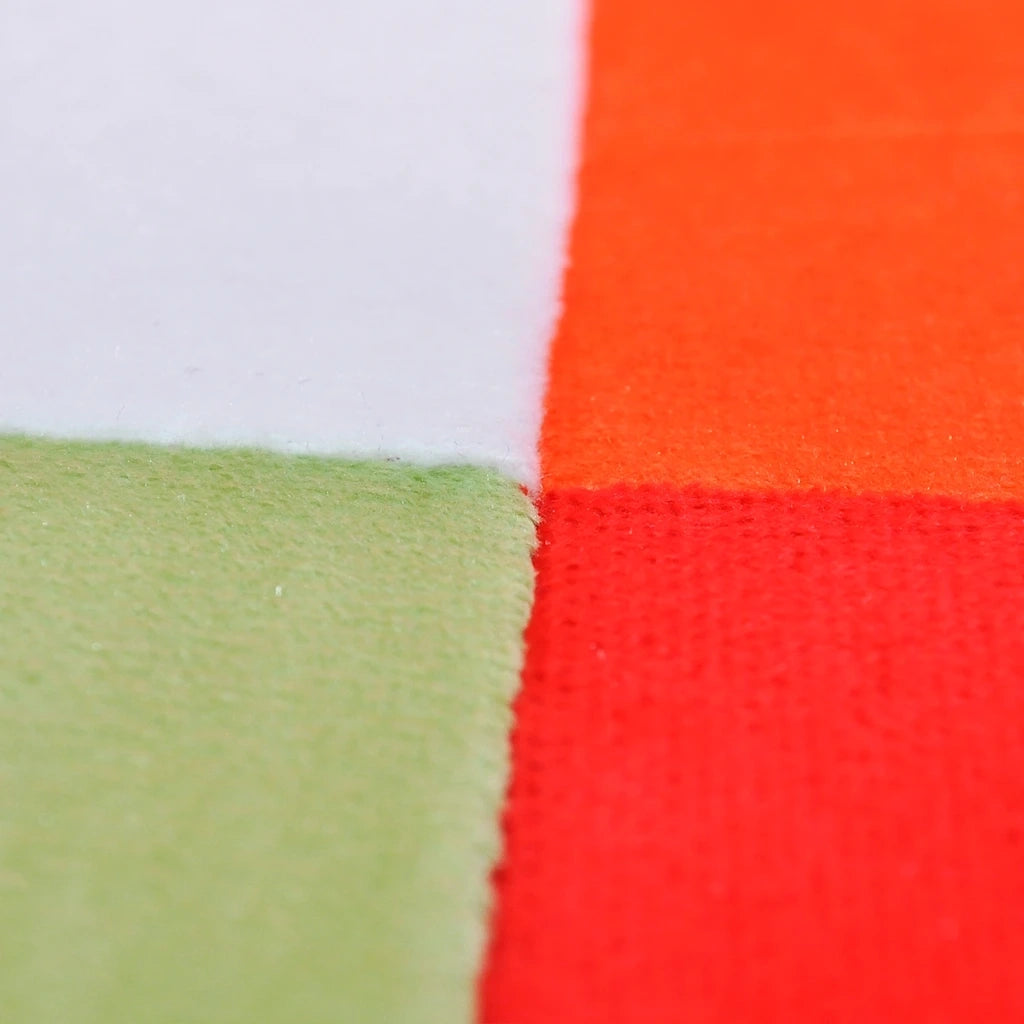 Poltroncina-Poltrona a Cubo con Gambe Cromo e Design Patchwork in Tessuto