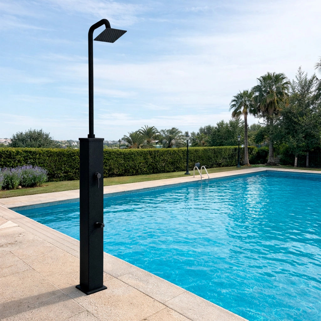 Starmatrix Doccia solare da esterno nera in alluminio serbatoio 26 L soffione quadrato 22 cm in ABS miscelatore e lavapiedi altezza 225 cm pressione max 3 bar SS0918