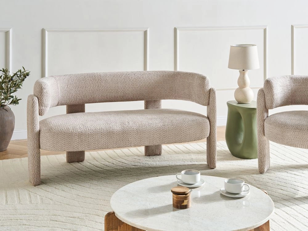 Divano a 2 posti in ciniglia di poliestere beige chiaro, moderno e confortevole, con seduta e schienale curvi, in stile scandinavo