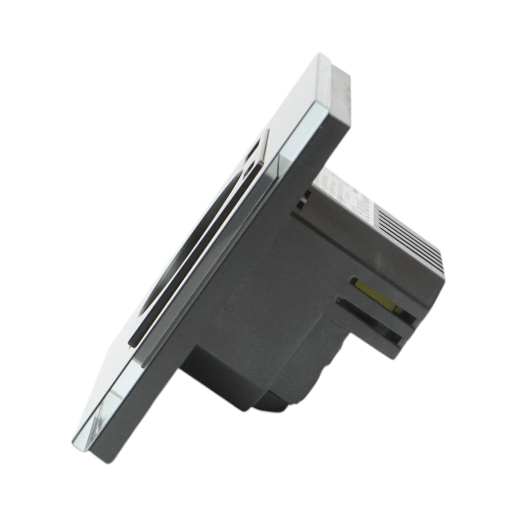 Presa Schuko nera 220V, 16A, 2xUSB A+C 20W ricarica rapida, cornice in vetro 86x86x34mm