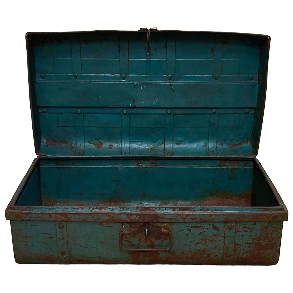 Valigia artigianale in metallo, 67x37x25h cm