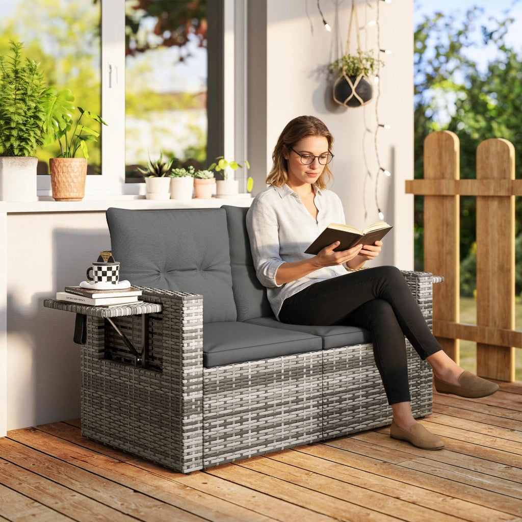 Divano 2 posti in rattan con cuscini e tavolini laterali ¨C Zephmum ¨C Grigio chiaro