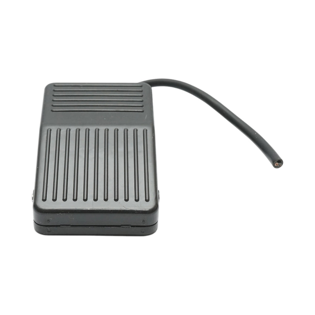 Pedale di comando con contatto elettrico – 250V / 5A Breckner Germany