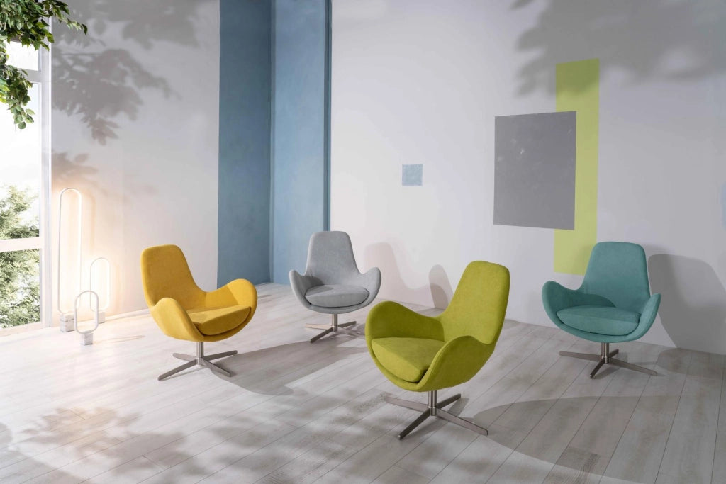 Poltrona Girevole Olga in Tessuto Verde con Base Cromata in Metallo - Design Moderno Sinuoso per Arredo Interno 72x64x85 cm