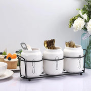 Organizzatore per utensili da cucina a tre livelli in ceramica bianca a forma di contenitore per utensili da tavola in ceramica.