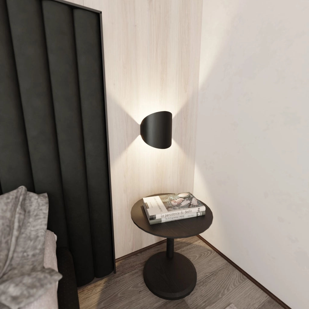 Lampada da parete FORM 3 in acciaio nero opaco