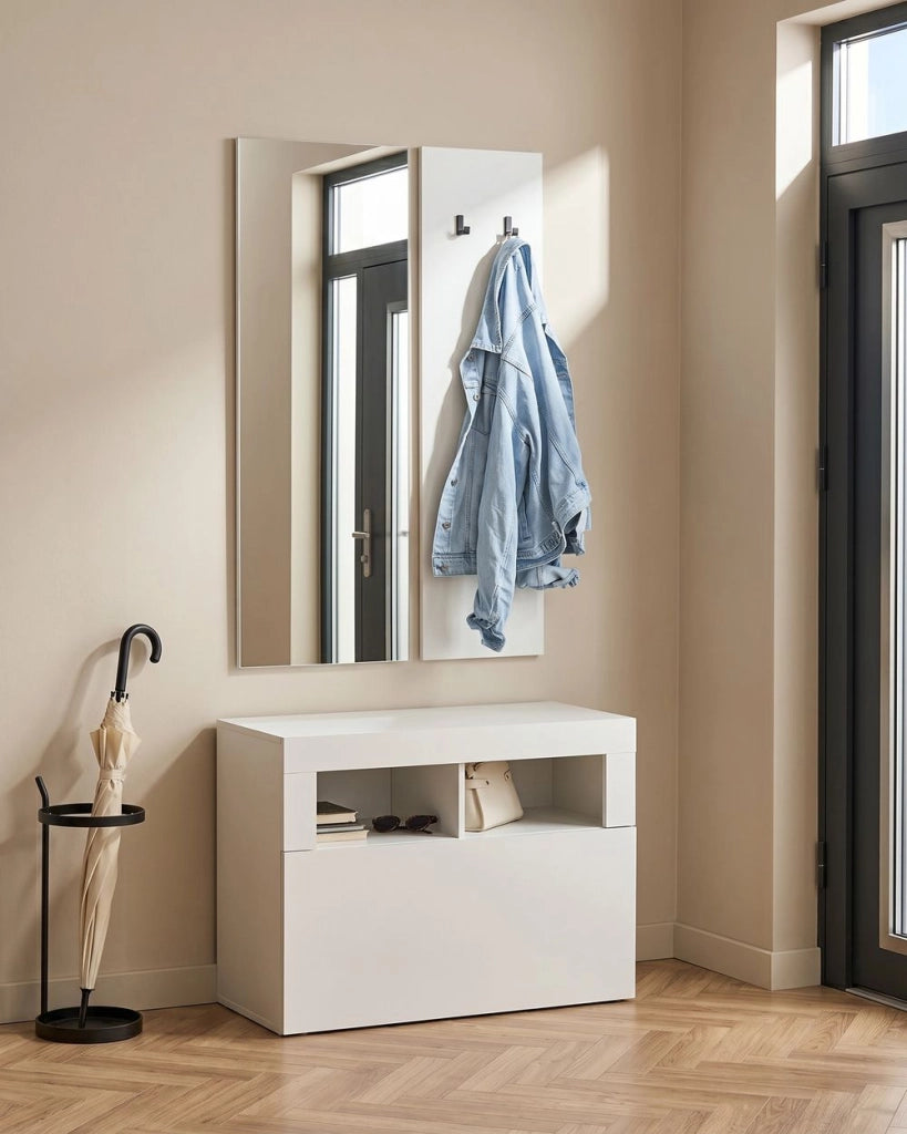 Set da ingresso: mobile da ingresso in truciolato bianco con scarpiera, specchio e ganci appendiabiti, stile moderno minimalista