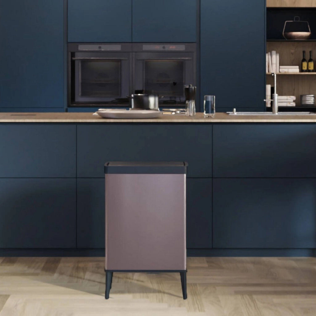 Pattumiera Tofino, Cestino portarifiuti, Bidone per raccolta differenziata, Mobile per spazzatura, 44x27 h69 cm, Marrone