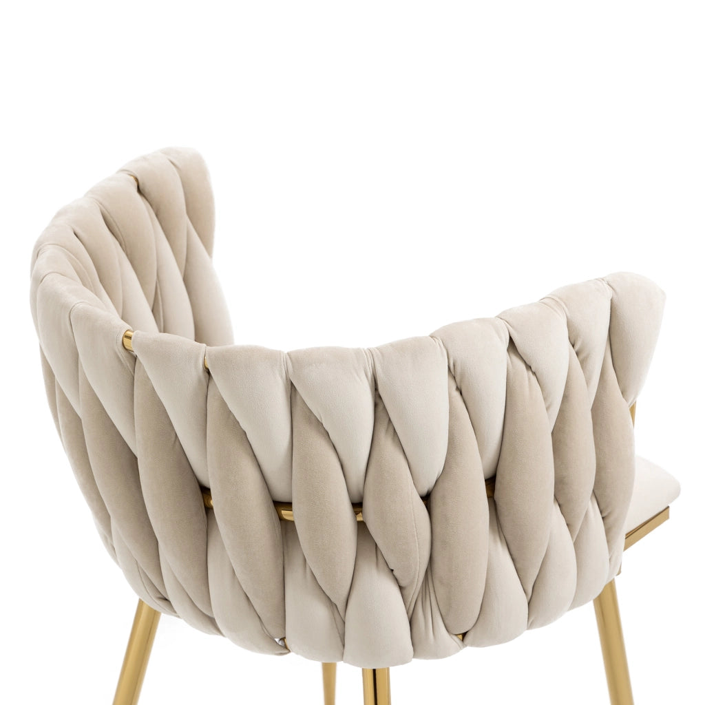 Sedia imbottita in velluto color avorio con gambe in metallo dorato, design curvo e struttura stabile