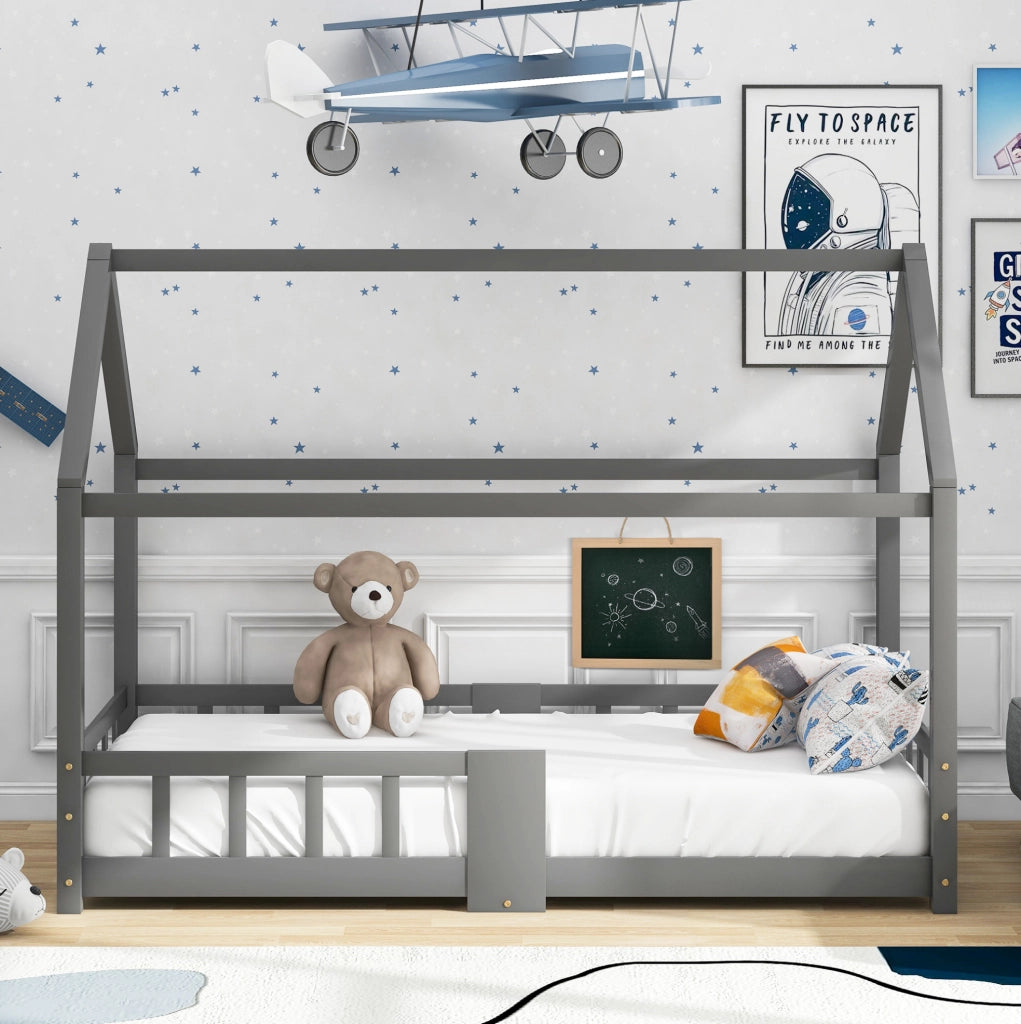 Letto a casetta per bambini 90x200 cm con lavagna e protezione anticaduta; legno grigio