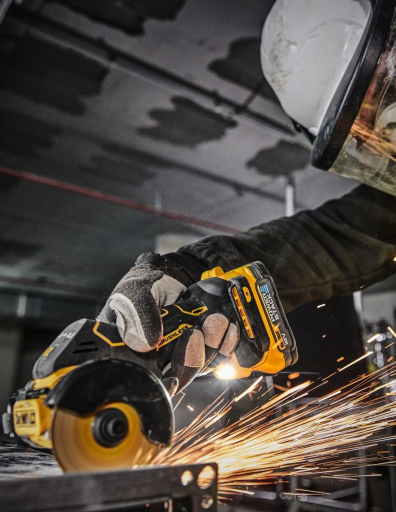 Smerigliatrice DeWALT DCS438N (Solo corpo)