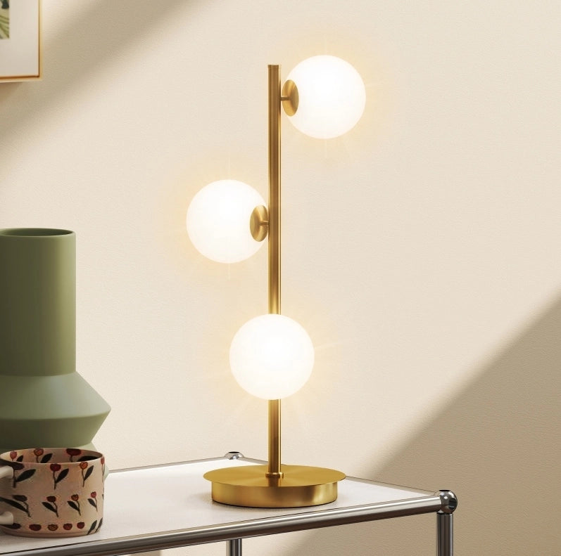 Lampada da tavolo 24x24x53 cm finitura ottone, 3 sfere, per camera –