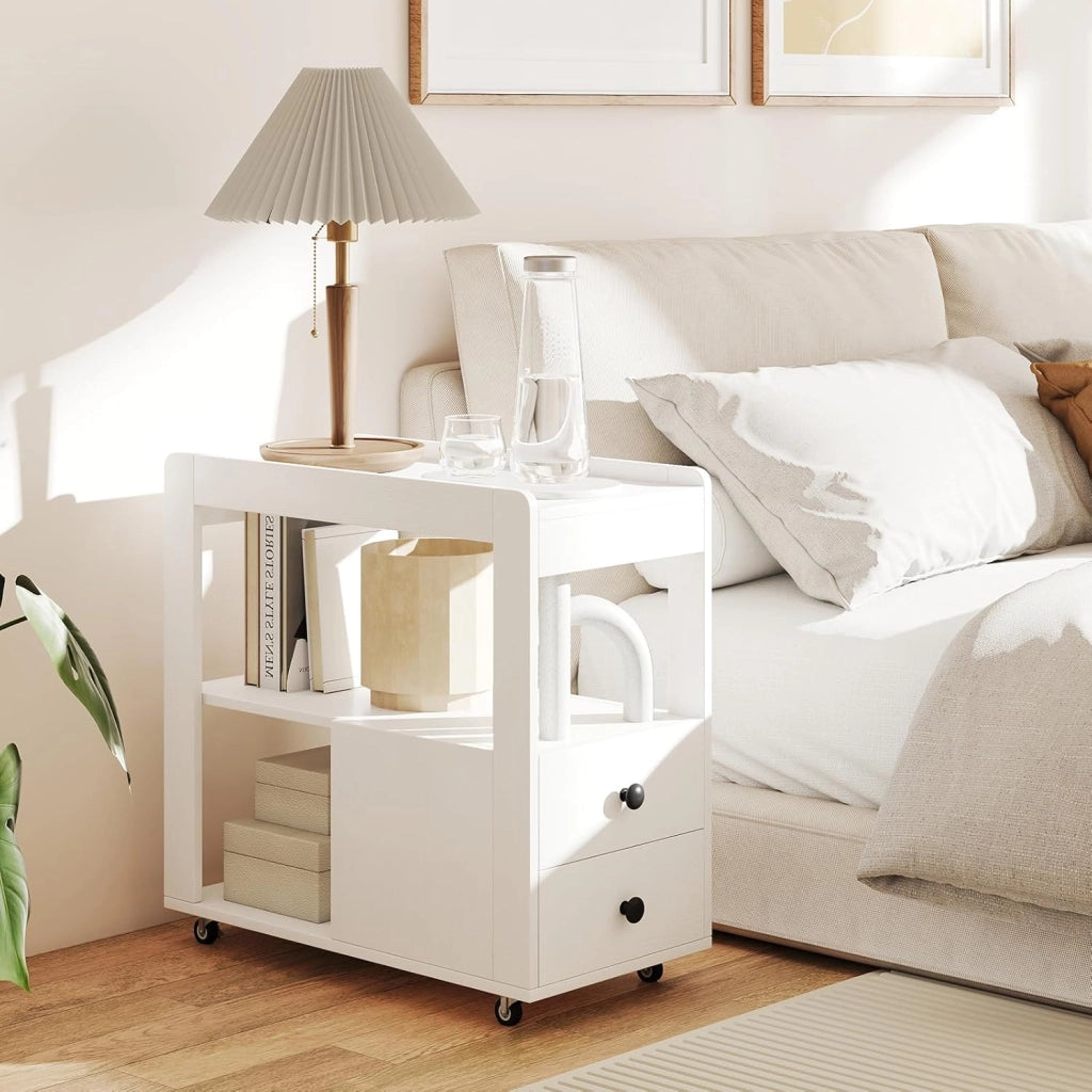Tavolino da Salotto, Tavolino Moderno Laterale a 2 Cassetti con Ripiani Aperti e Ruote Universali Bloccabili, Tavolo Stretto per Soggiorno, Camera da Letto e Ufficio (Bianco)