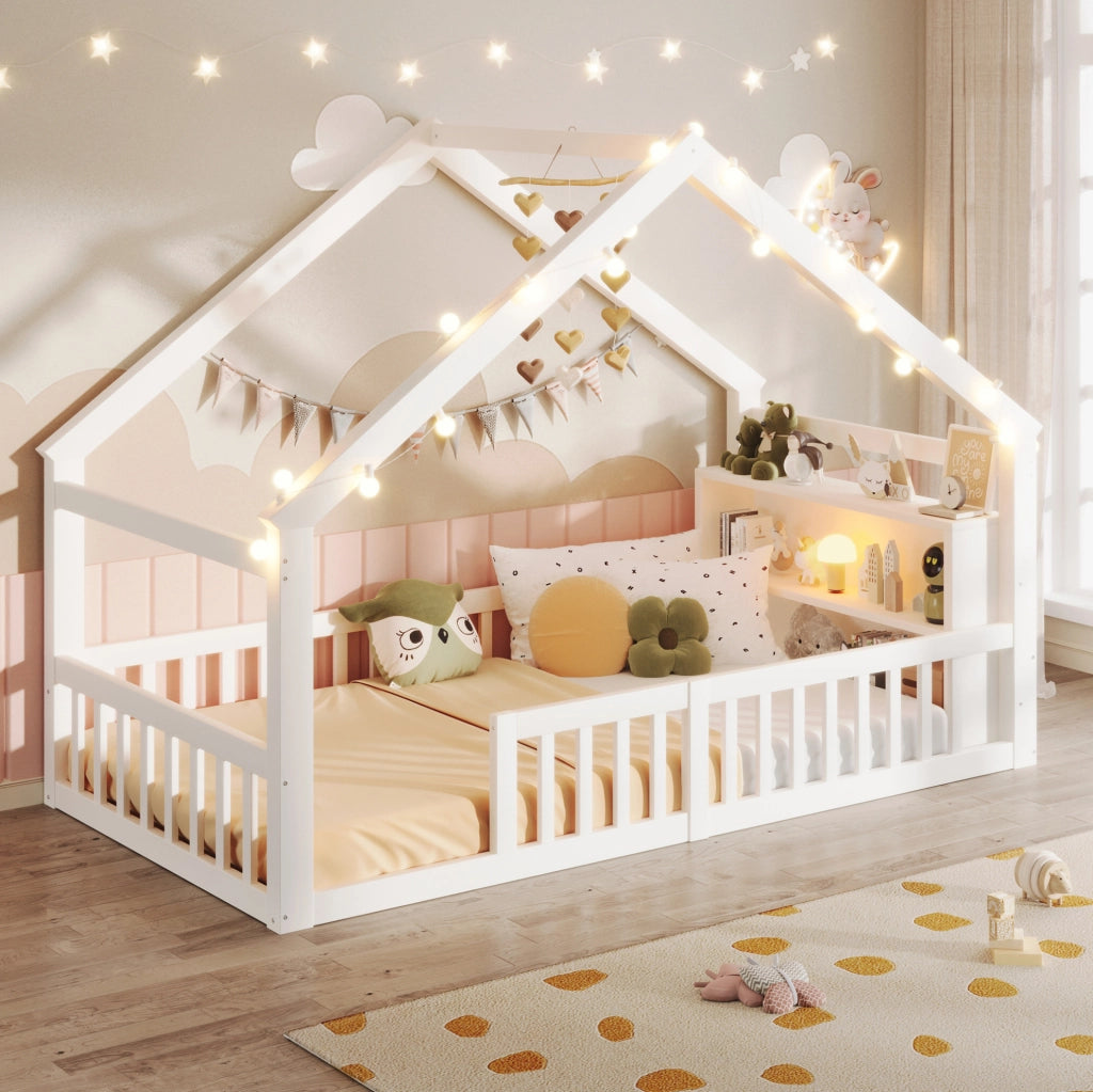 Letto per bambini a casetta 90x190 cm con sponde e scaffali, bianco