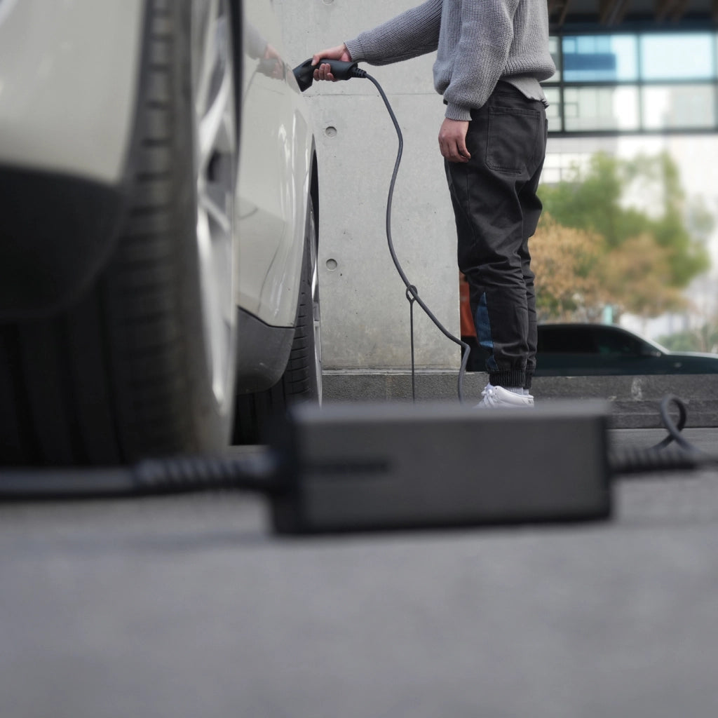 Alcapower Caricabatterie Portatile per Auto Elettriche 16A 250V Tipo 2, Potenza Regolabile fino a 3.68kW con Cavo Integrato da 5 Metri