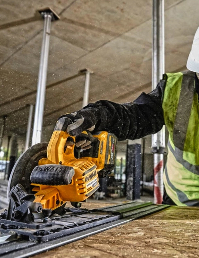 Sega Circolare DeWALT DCS579X2 FlexVolt (2 x 54V/18V 9,0 Ah + DCB118 + TSTAK VI)