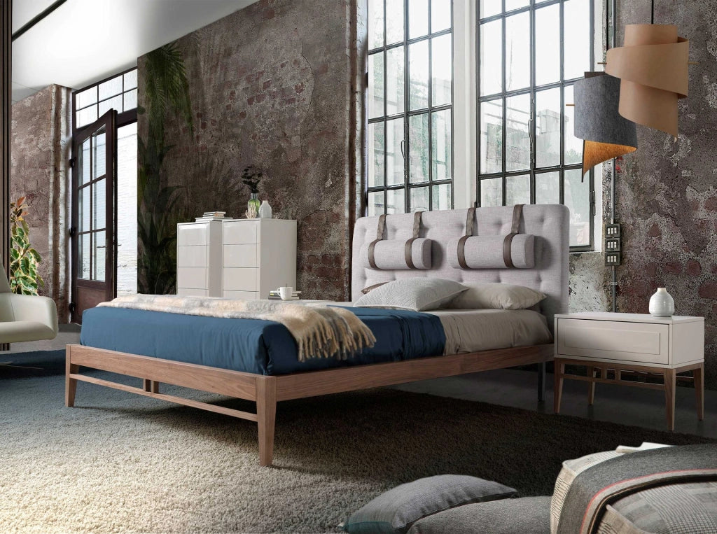 Comodino in legno beige e noce