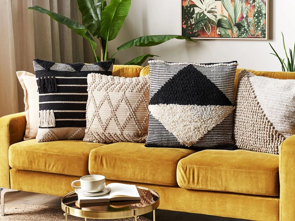 Cuscino decorativo in cotone beige e nero 50 x 50 cm motivo geometrico sfoderabile fatto a mano con imbottitura