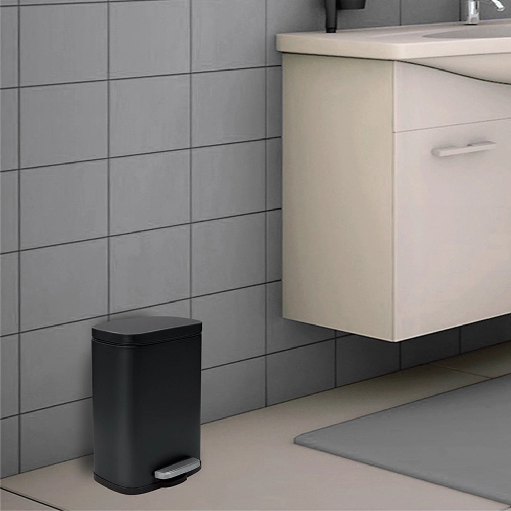 Set pattumiera 5lt a pedale e portascopino in acciaio nero opaco Axin