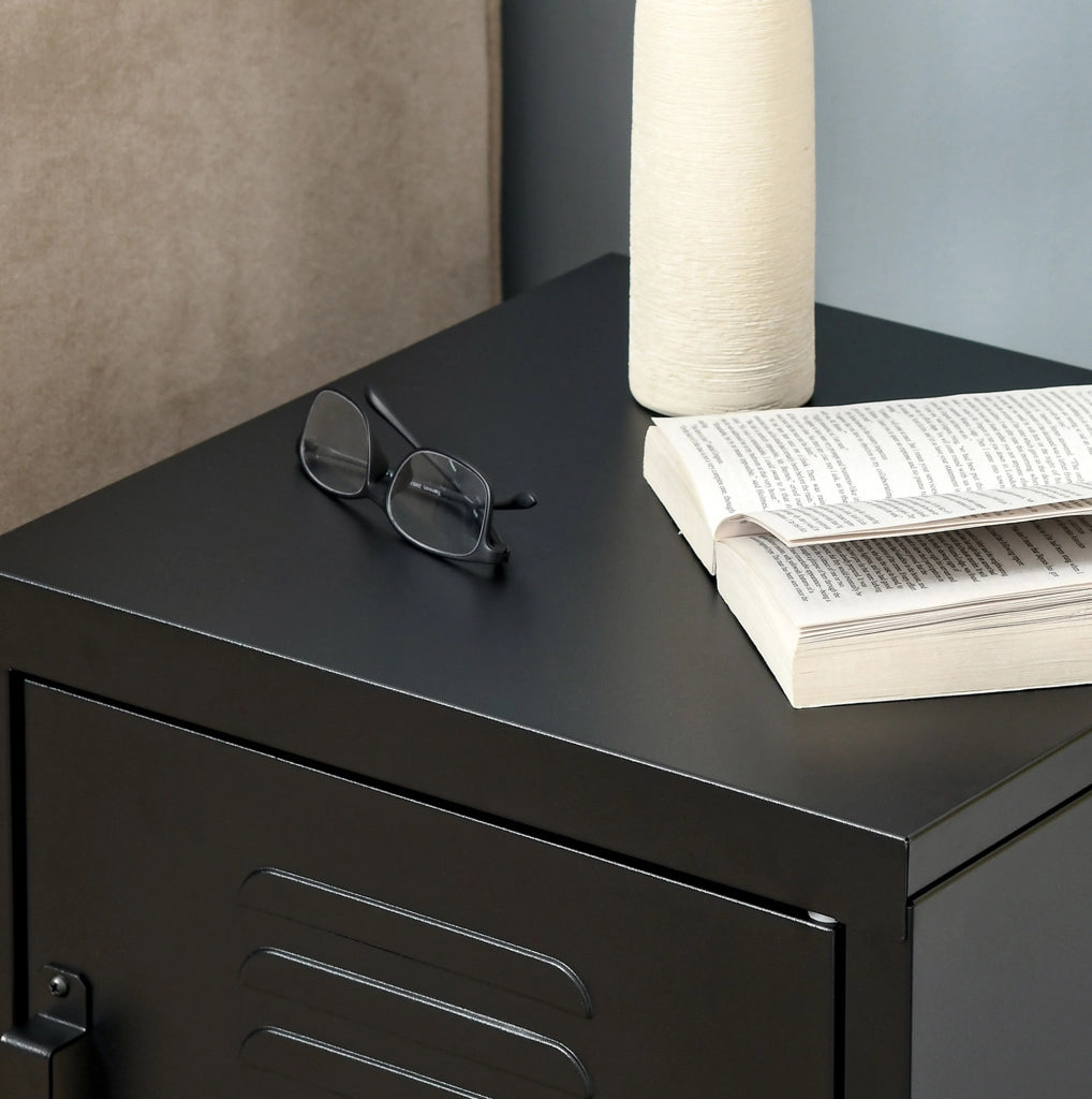 Comodino 40x40x50 cm con ripiano regolabile in metallo nero