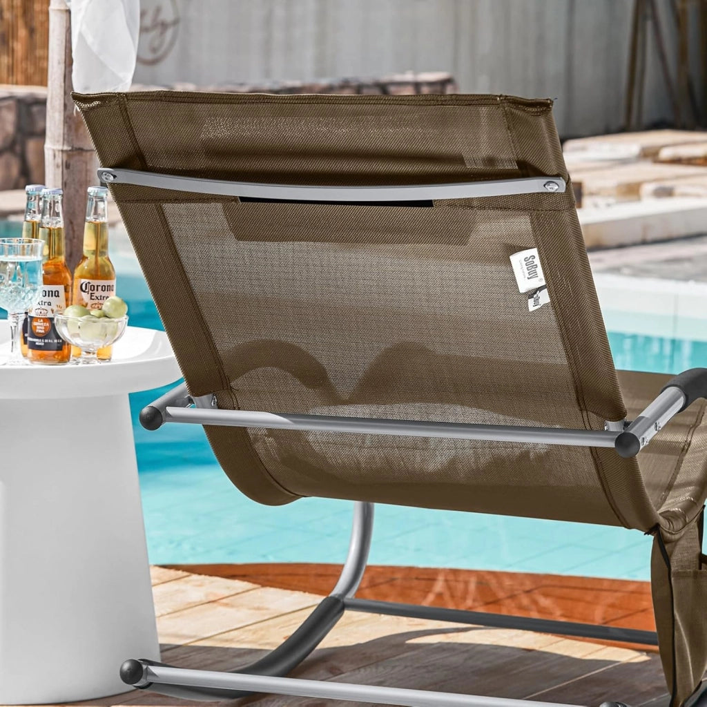 Set di 2 sedie a dondolo da esterno Poltrone sedie sdraio da giardino con cuscino e poggiatesta portata fino a 150 kg Marrone 150x63x87 cm OGS28-BRX2