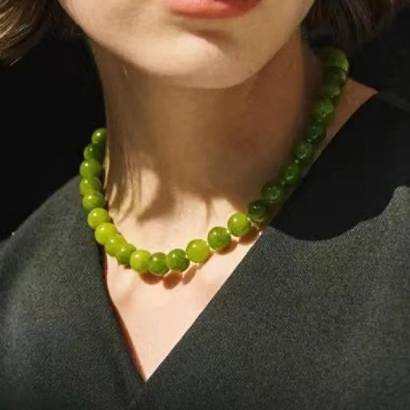 Collana con perline di agata verde: gioiello in pietra naturale realizzato a mano
