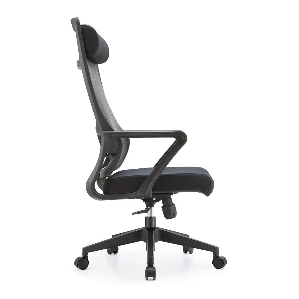 Poltrona ufficio Pasco colore nero schienale alto traforato