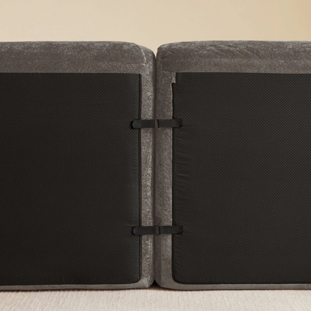 Divano modulare con pouf in chenille taupe