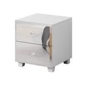Tavolino da notte LIVORA – 2 cassetti – Bianco opaco con frontali specchio – Eleganza contemporanea