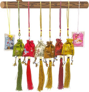 Set di 8 Omamori Amuleti - Borse per Porta Fortuna di un Santuario Giapponese per Salute e Felicità