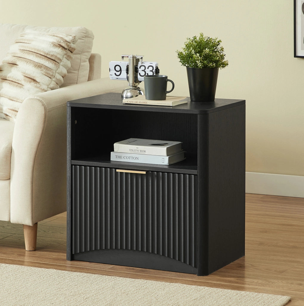 Comodino 58 x 38 x 60 cm nero in truciolato e metallo con vano e cassetto