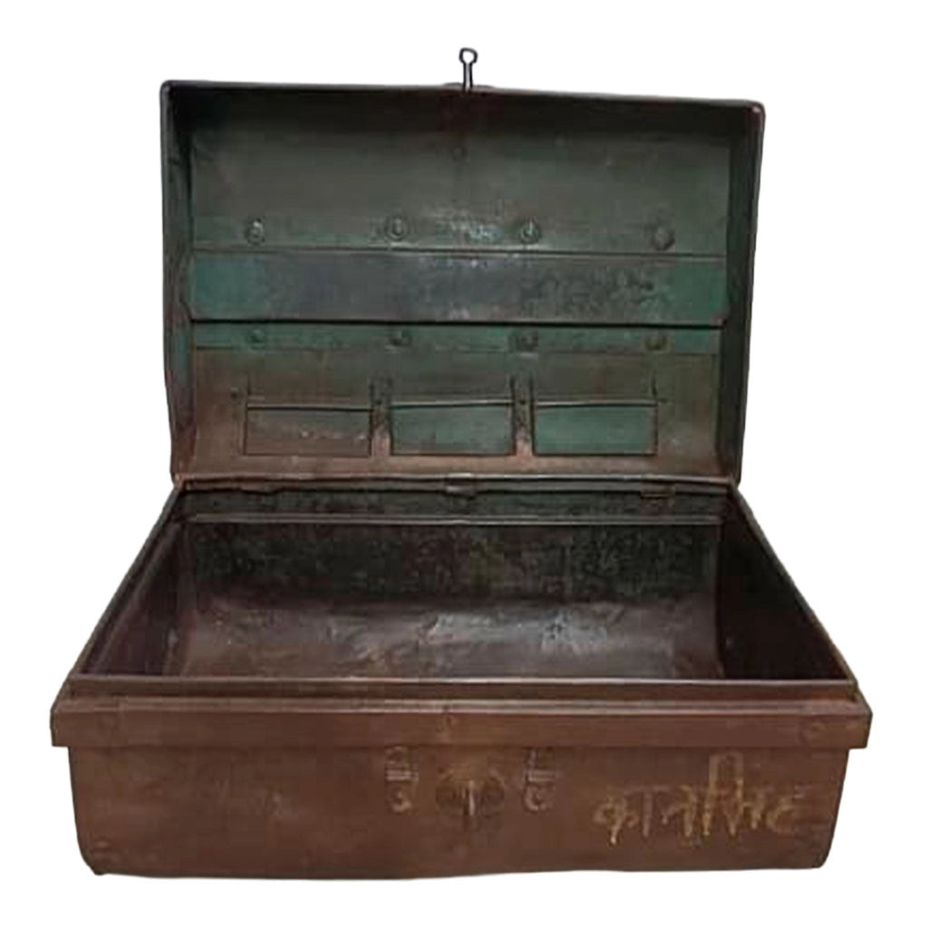 Valigia artigianale in metallo, 67x37x25h cm